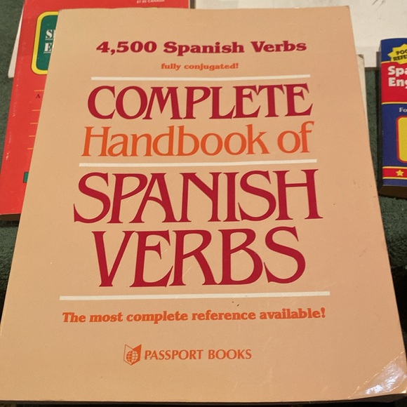 Bundle of Spanish Language Books - Picture 2 of 7